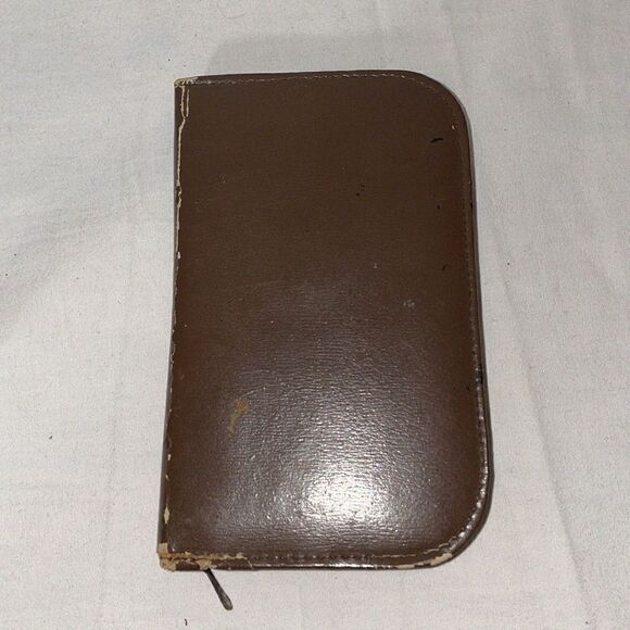 Vintage nail care kit - Picture 5 of 7